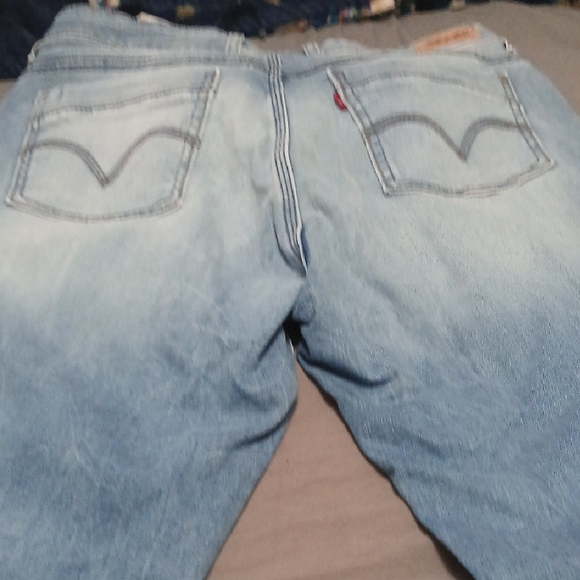 Levis Jeans - Picture 1 of 5